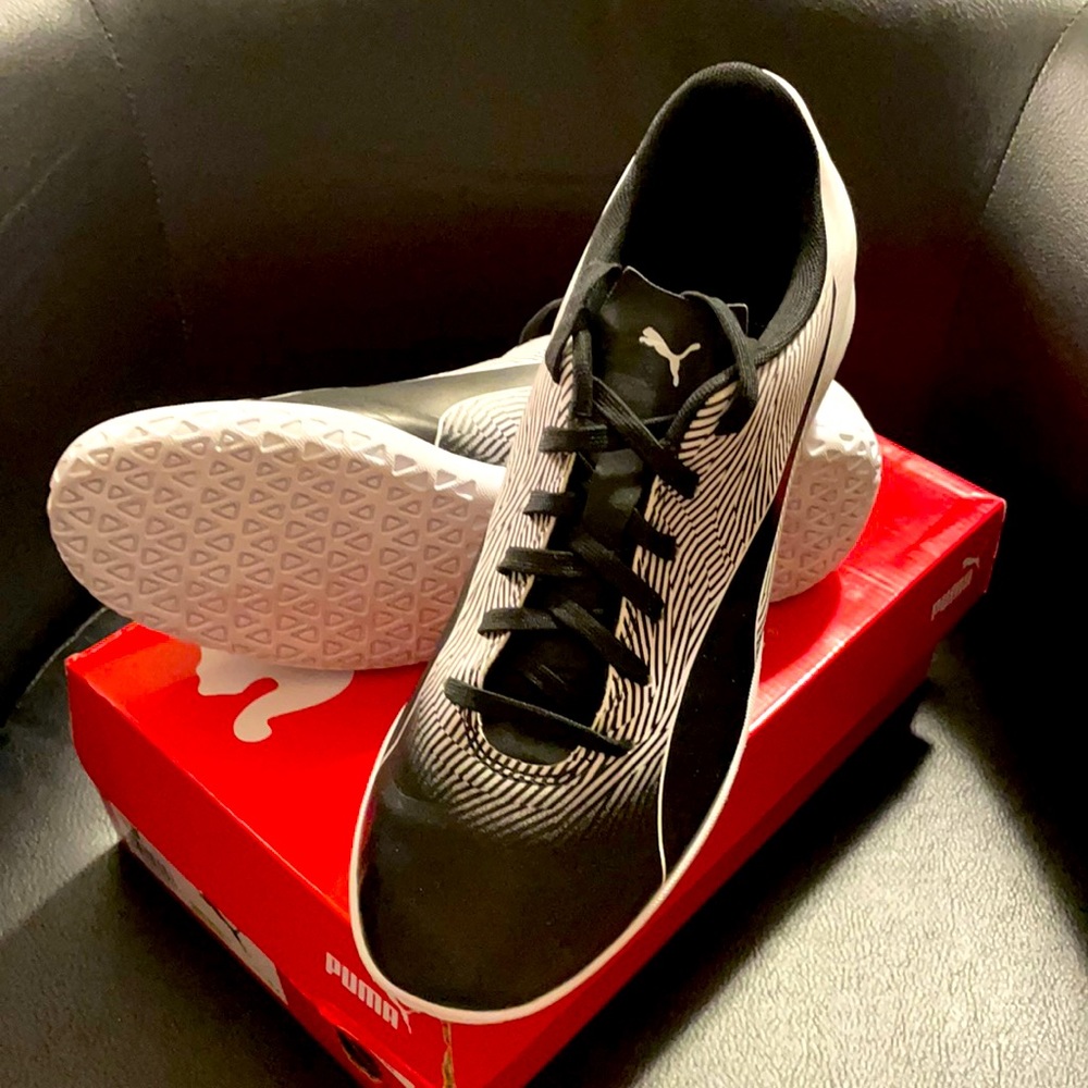 Puma Spirit II IT Indoor Soccer Shoes